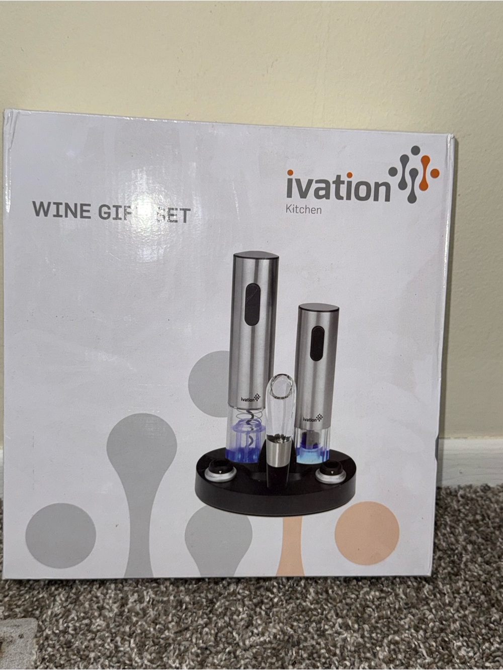 Wine gift set in box
